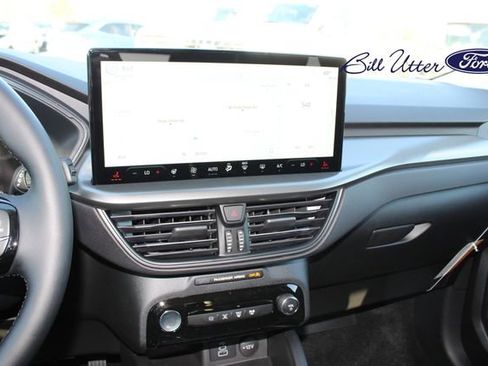 New 2025 Ford Escape SE image 13