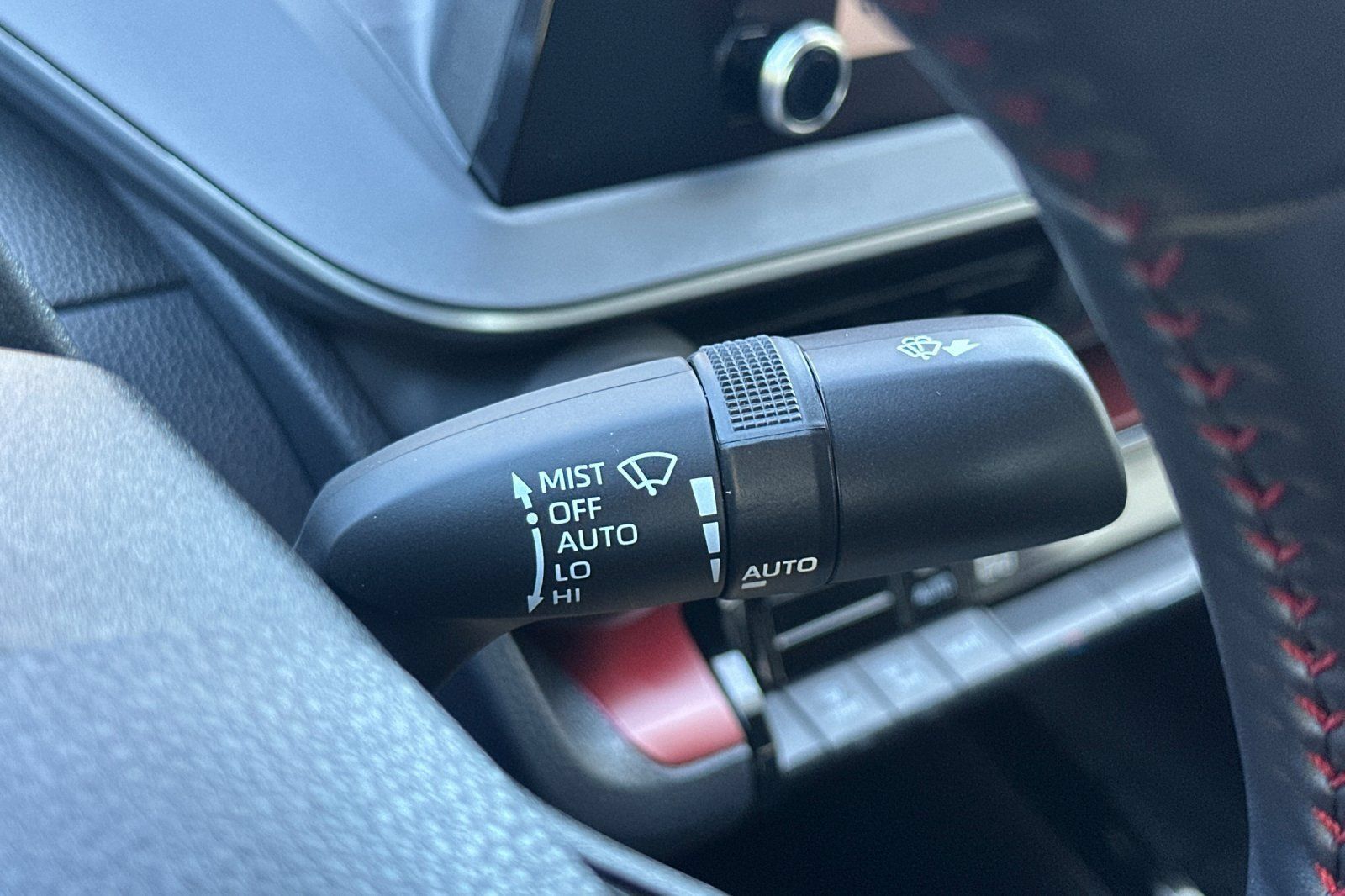 Certified 2026 Toyota Prius Plug-In Hybrid FWD image 40