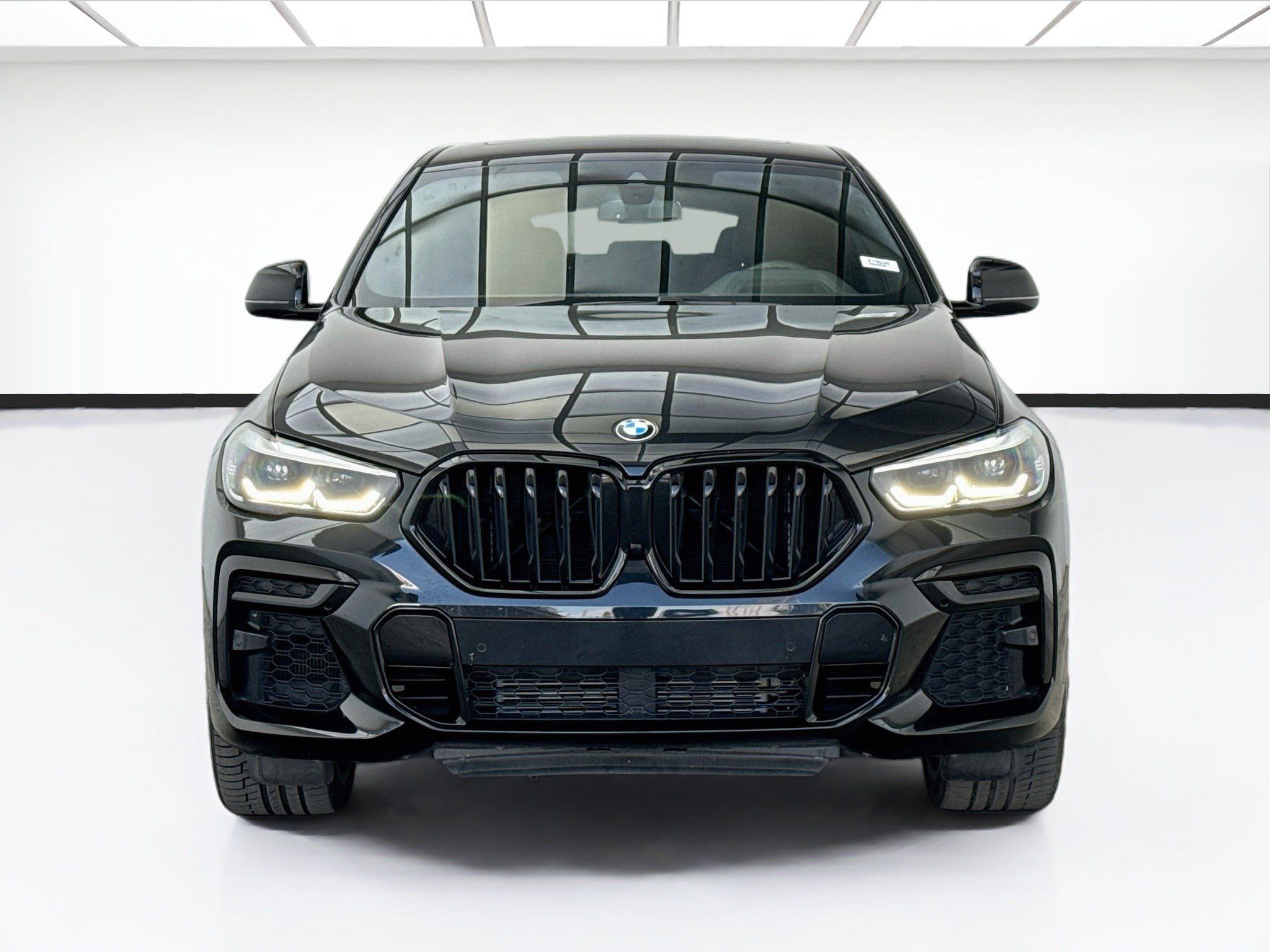 Used 2022 BMW X6 xDrive40i w/ M Sport Package AWD/4WD image 2