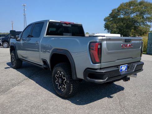 Used 2024 GMC Sierra 2500 AT4X image 5