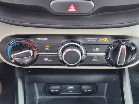 Used 2023 Kia Soul LX FWD image 14