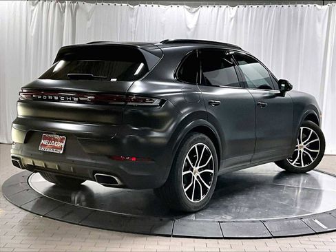 Used 2024 Porsche Cayenne image 10