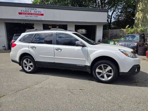 Used 2013 Subaru Outback 3.6R Limited image 24