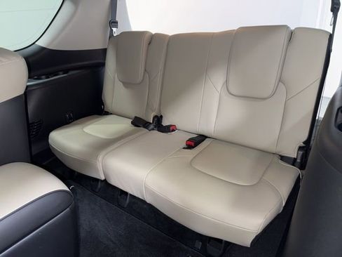 Used 2024 INFINITI QX80 Premium Select w/ Cargo Package image 32