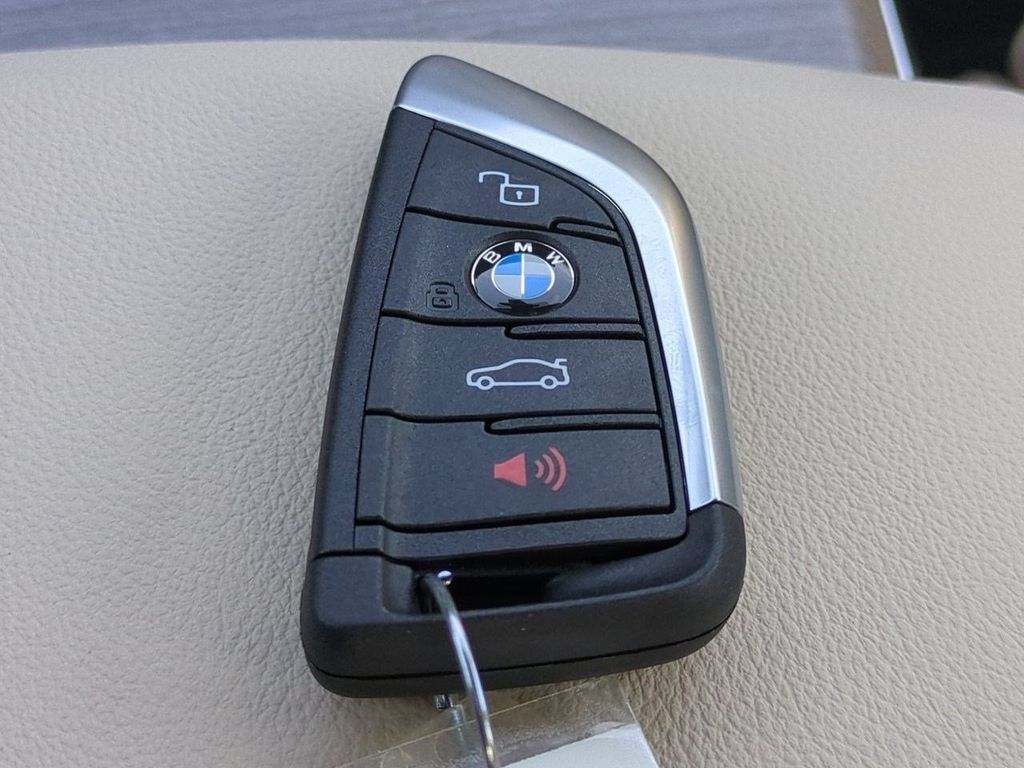 New 2026 BMW 330i Sedan w/ Convenience Package RWD image 29