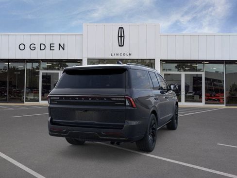 New 2026 Lincoln Navigator Reserve w/ Jet Appearance Package AWD/4WD image 8