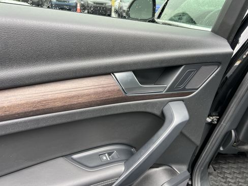 Used 2021 Audi Q5 Premium Plus w/ Premium Plus Package image 31