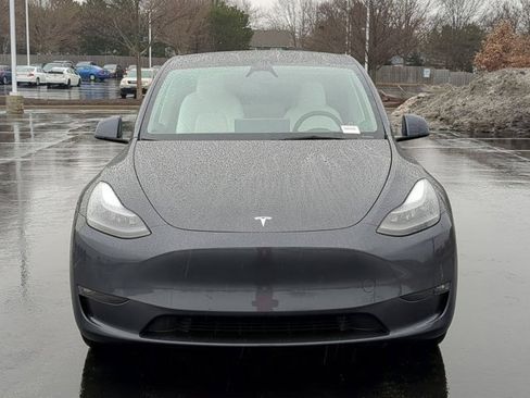 Used 2023 Tesla Model Y Long Range image 4