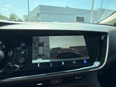 Used 2023 Buick Envision Avenir AWD/4WD image 18