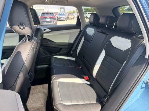 Certified 2025 Volkswagen Taos SEL AWD/4WD image 23
