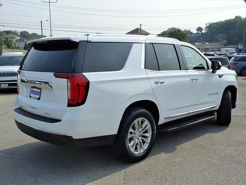 Used 2024 GMC Yukon SLT AWD/4WD image 4