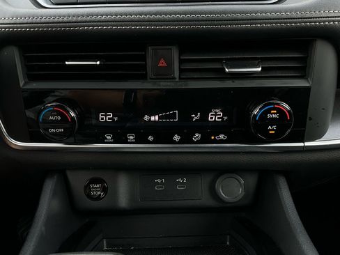 Used 2025 Nissan Rogue SV image 28