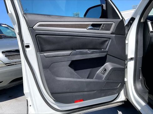 Used 2018 Volkswagen Atlas SEL AWD/4WD image 27