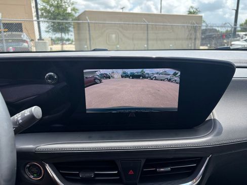 Used 2025 Buick Encore GX Preferred FWD image 22