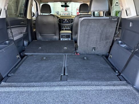 Used 2021 Volkswagen Atlas SE w/ Panoramic Sunroof Package image 16