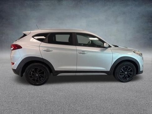 Used 2017 Hyundai Tucson SE AWD/4WD image 6