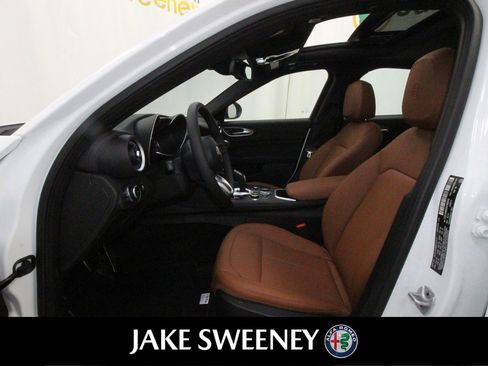 New 2022 Alfa Romeo Giulia Ti image 11