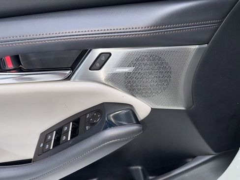 Used 2019 MAZDA MAZDA3 AWD Hatchback w/ Preferred Pkg image 12