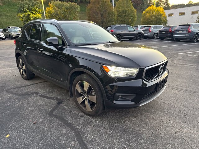 Used 2021 Volvo XC40 T5 Momentum w/ Premium Package AWD/4WD image 7