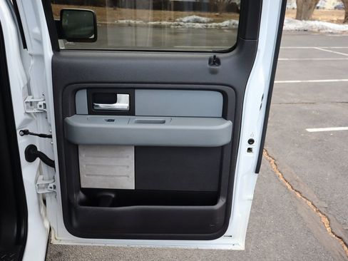 Used 2013 Ford F150 XLT w/ Mid Equipment Group image 25