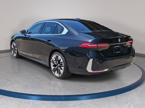 Certified 2026 BMW 530i w/ Premium Package RWD image 8