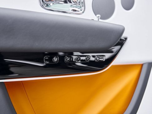 Used 2026 Rolls-Royce Cullinan Base image 40