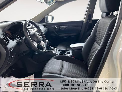 Used 2018 Nissan Rogue SV w/ Premium Package AWD/4WD image 7