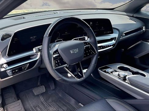 Certified 2025 Cadillac Lyriq Luxury w/ LPO, Floor Liner Package image 17