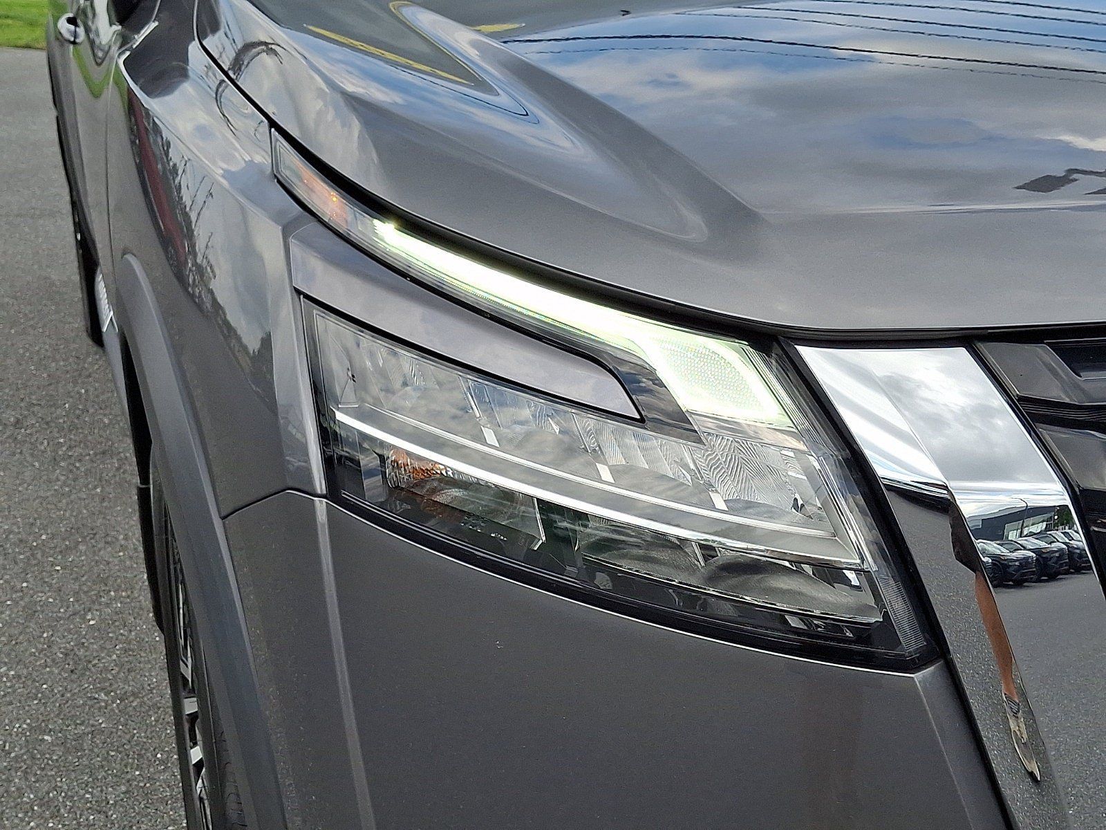 Certified 2023 Nissan Pathfinder Platinum AWD/4WD image 10