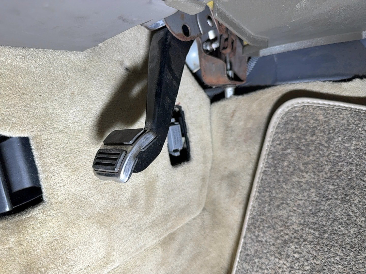 Used 1993 Cadillac Allante FWD image 31