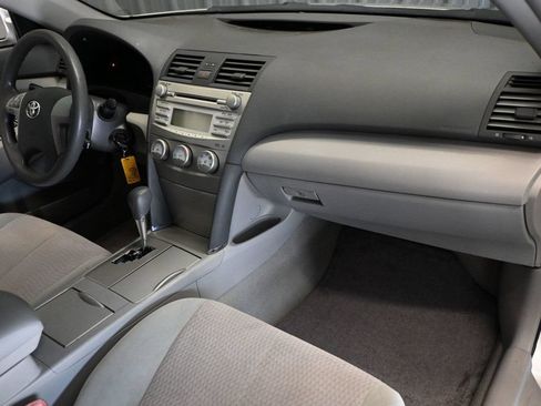 Used 2011 Toyota Camry LE FWD image 7