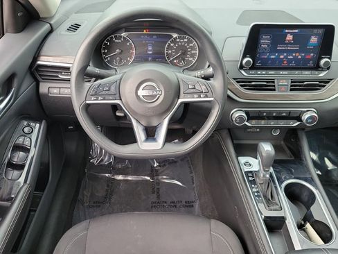 Certified 2023 Nissan Altima 2.5 SV image 16