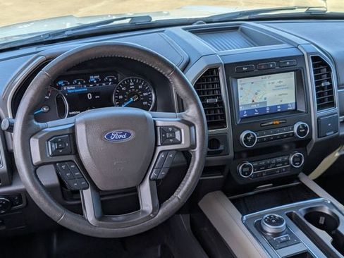 Used 2020 Ford Expedition XLT w/ Equipment Group 202A image 11