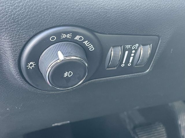 Used 2023 Jeep Compass Limited AWD/4WD image 19