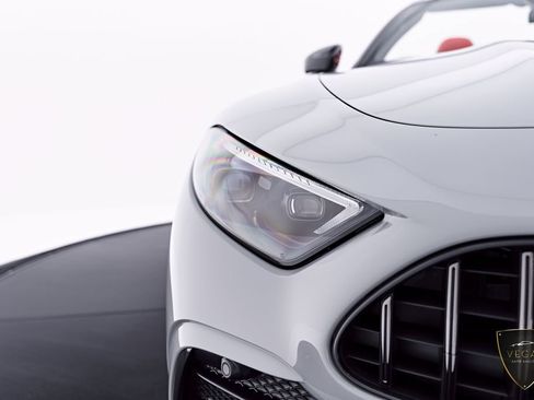 Used 2025 Mercedes-Benz SL 43 AMG w/ Driver Assistance Package image 33