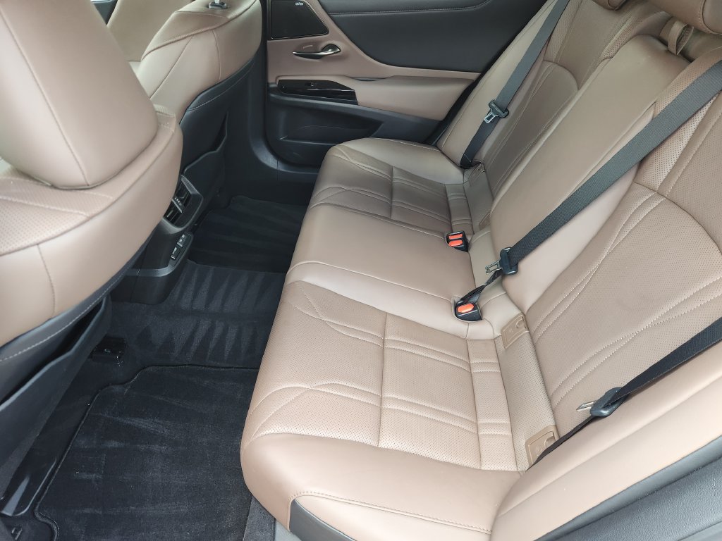 Certified 2023 Lexus ES 350 Ultra Luxury w/ Accessory Package (Z2) FWD image 30