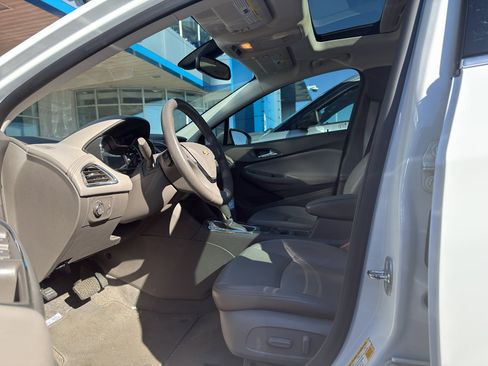 Used 2017 Chevrolet Cruze Premier image 5