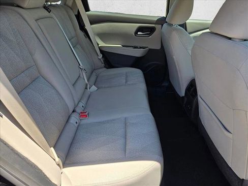 Used 2025 Nissan Rogue SV FWD image 18