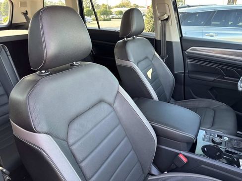 Used 2021 Volkswagen Atlas SEL Premium image 20