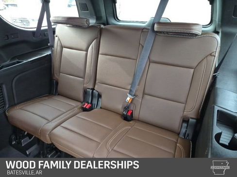 Used 2021 Chevrolet Suburban High Country w/ Premium Package image 24