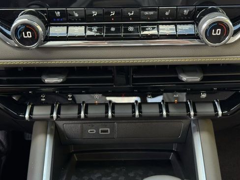 New 2026 Chevrolet Colorado ZR2 w/ Technology Package image 15