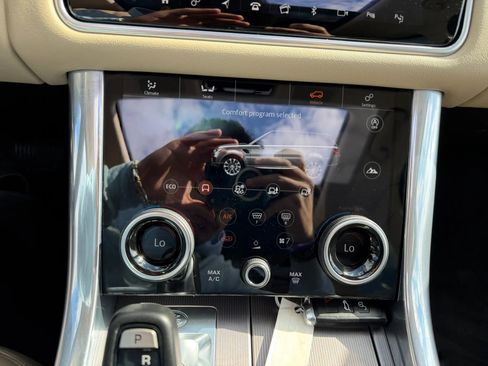 Used 2019 Land Rover Range Rover Sport HSE AWD/4WD image 19