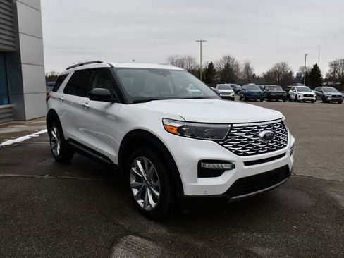 Used 2023 Ford Explorer Platinum w/ Technology Package image 9