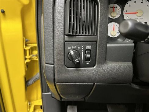 Used 2004 Dodge Ram 1500 Truck SLT w/ Sport Appearance Group image 15