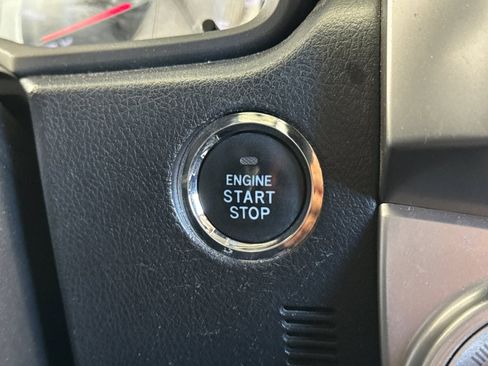 Used 2015 Toyota 4Runner Limited image 32