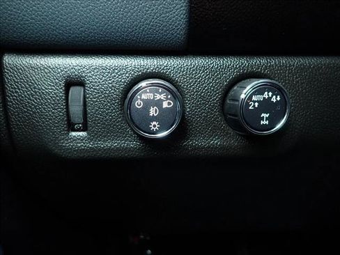 Used 2020 Chevrolet Colorado Z71 AWD/4WD image 23