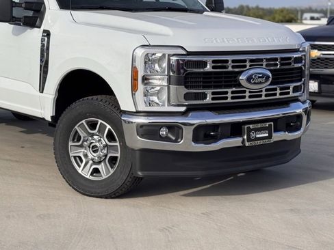 New 2025 Ford F350 XLT w/ FX4 Off-Road Package image 3