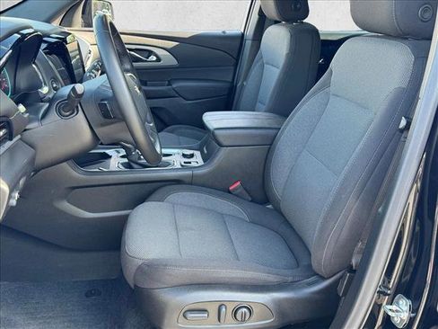 Used 2023 Chevrolet Traverse LT AWD/4WD image 19