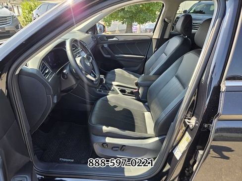 Certified 2022 Volkswagen Tiguan SE FWD image 10
