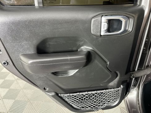 Used 2019 Jeep Wrangler Unlimited Sport S AWD/4WD image 24